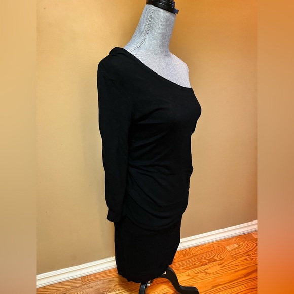 One Sleeve Black Le Chateau Dress - Picture 4 of 6